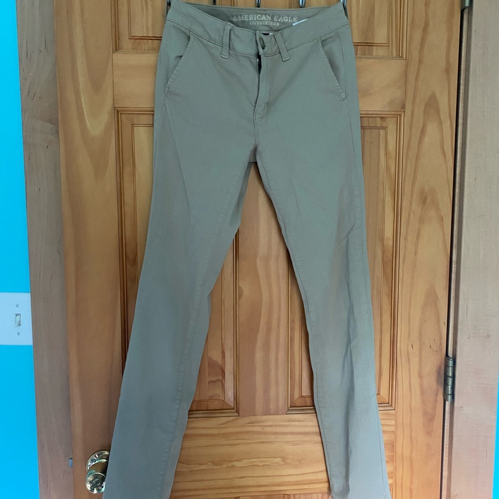 American eagle khaki pants